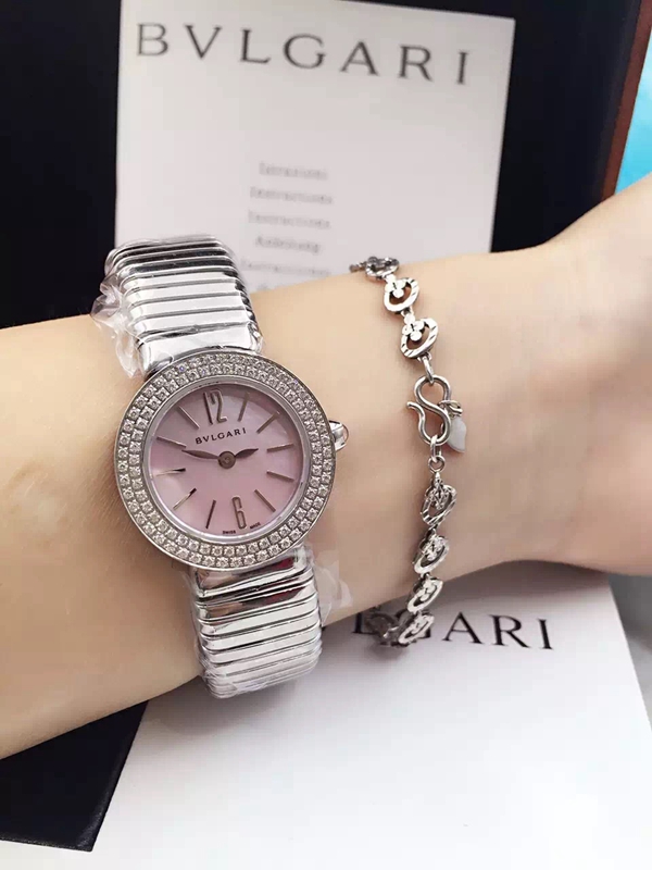 ブルガリ時計正面デザイン